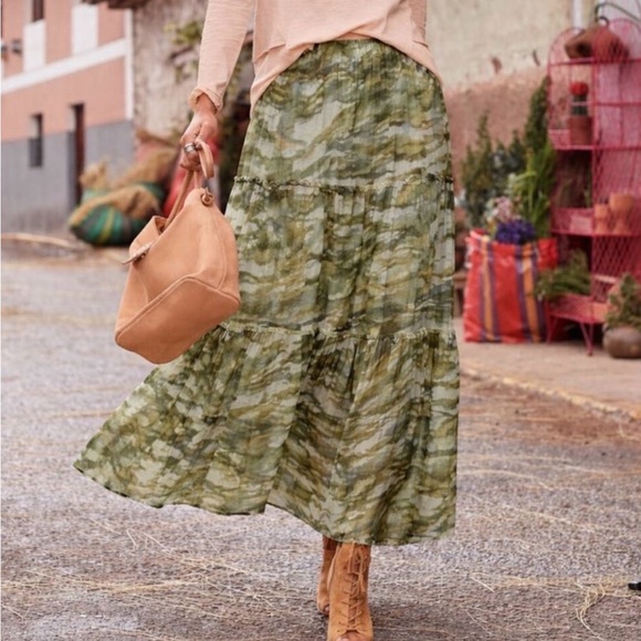 Sundance Dresses & Skirts - SUNDANCE: NWOT Shades of Green Skirt